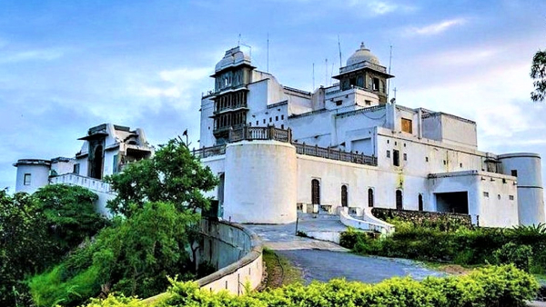 Sajjangarh-Monsoon-Palace (4)