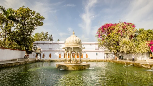 Saheliyon Ki Bari Saheliyon Ki Bari